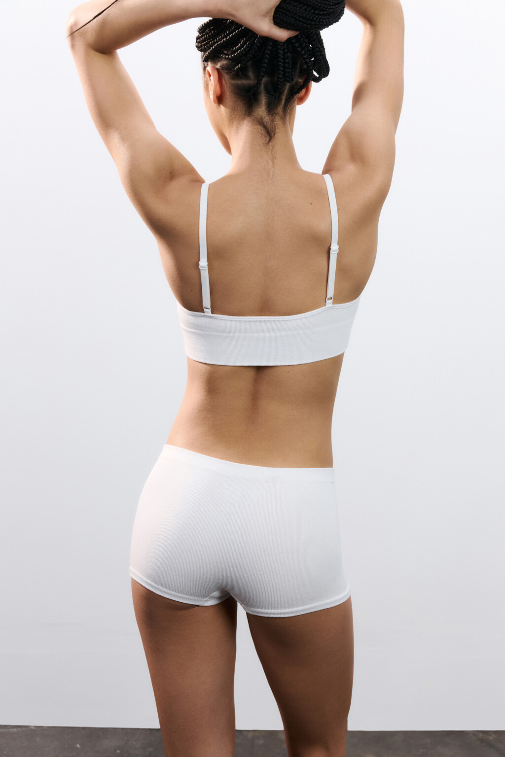 Трусы-боксеры бесшовные в рубчик - цвет белый - 1