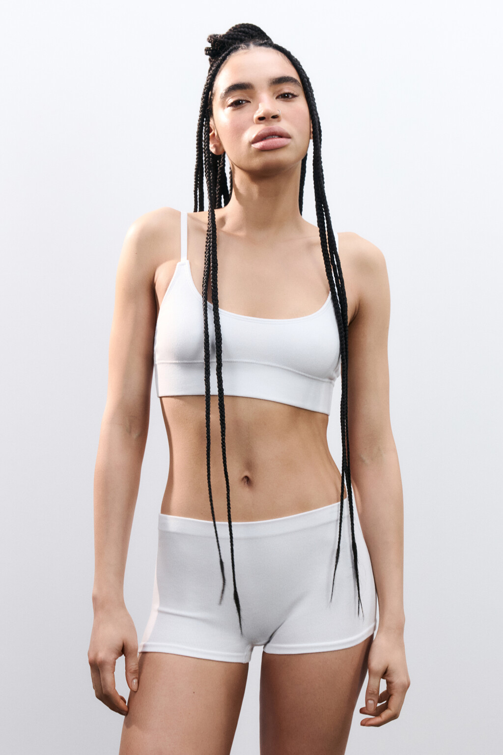 Трусы-боксеры бесшовные в рубчик - цвет белый - 4