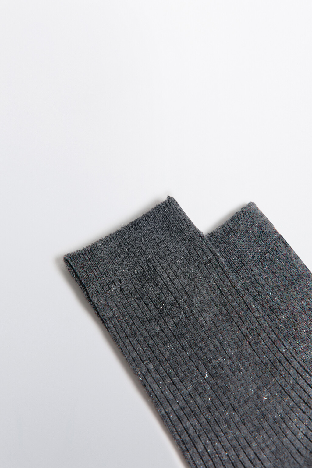 Носки в рубчик с люрексом - цвет серый - 2