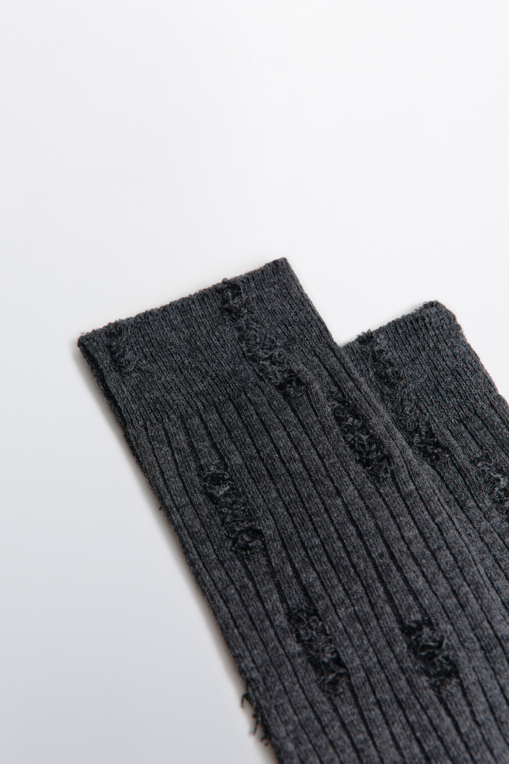 Гольфы рваные в рубчик - цвет серый - 3