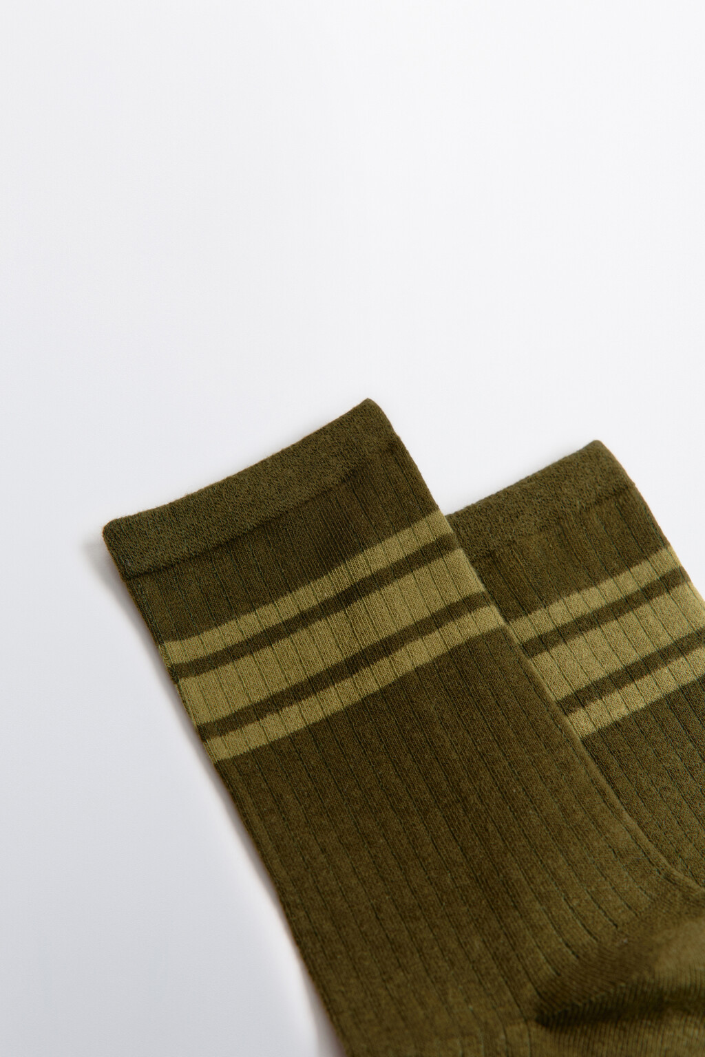 Носки в рубчик с контрастными полосками - цвет зеленый - 2