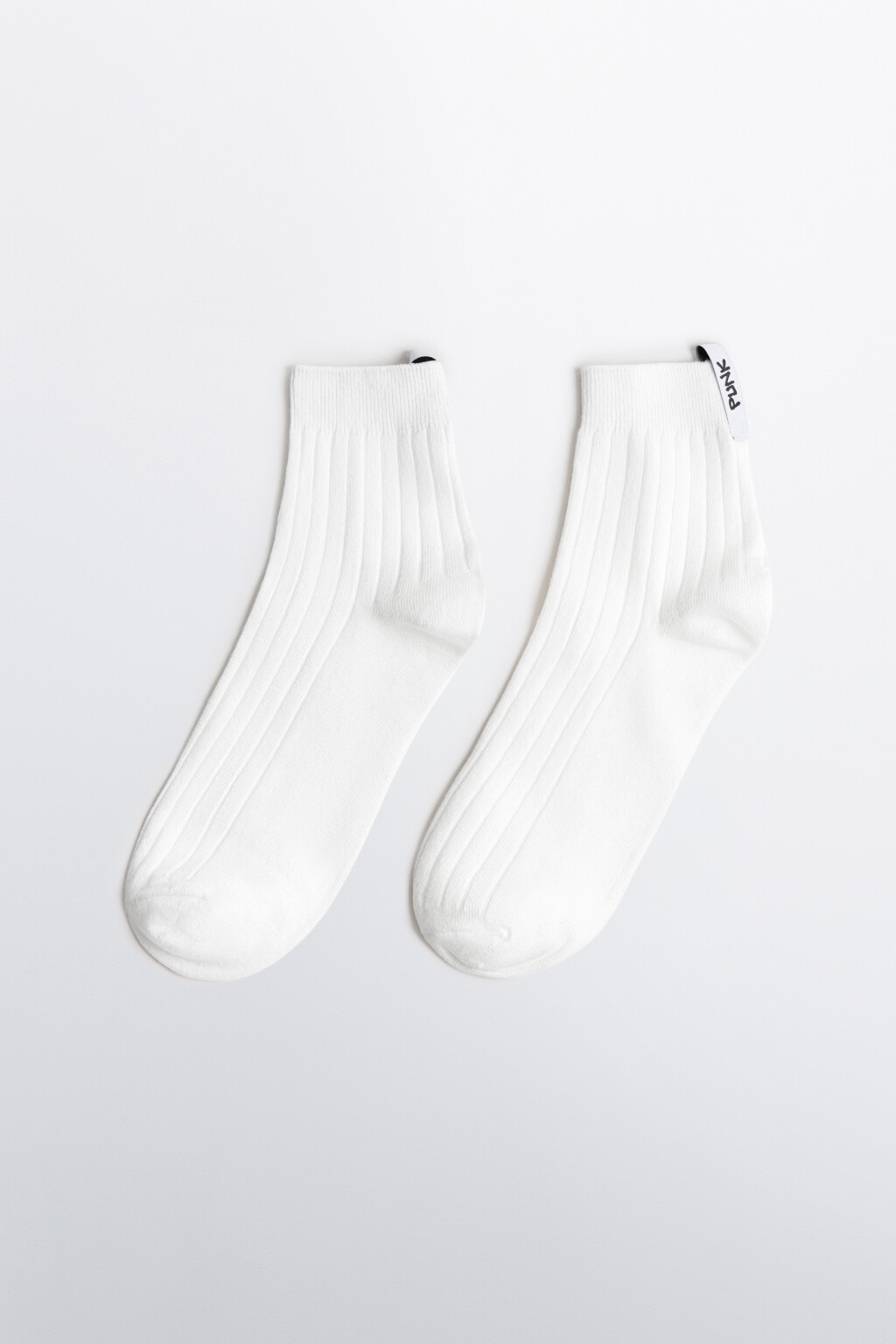 Носки в рубчик с ярлычком - цвет белый - 1