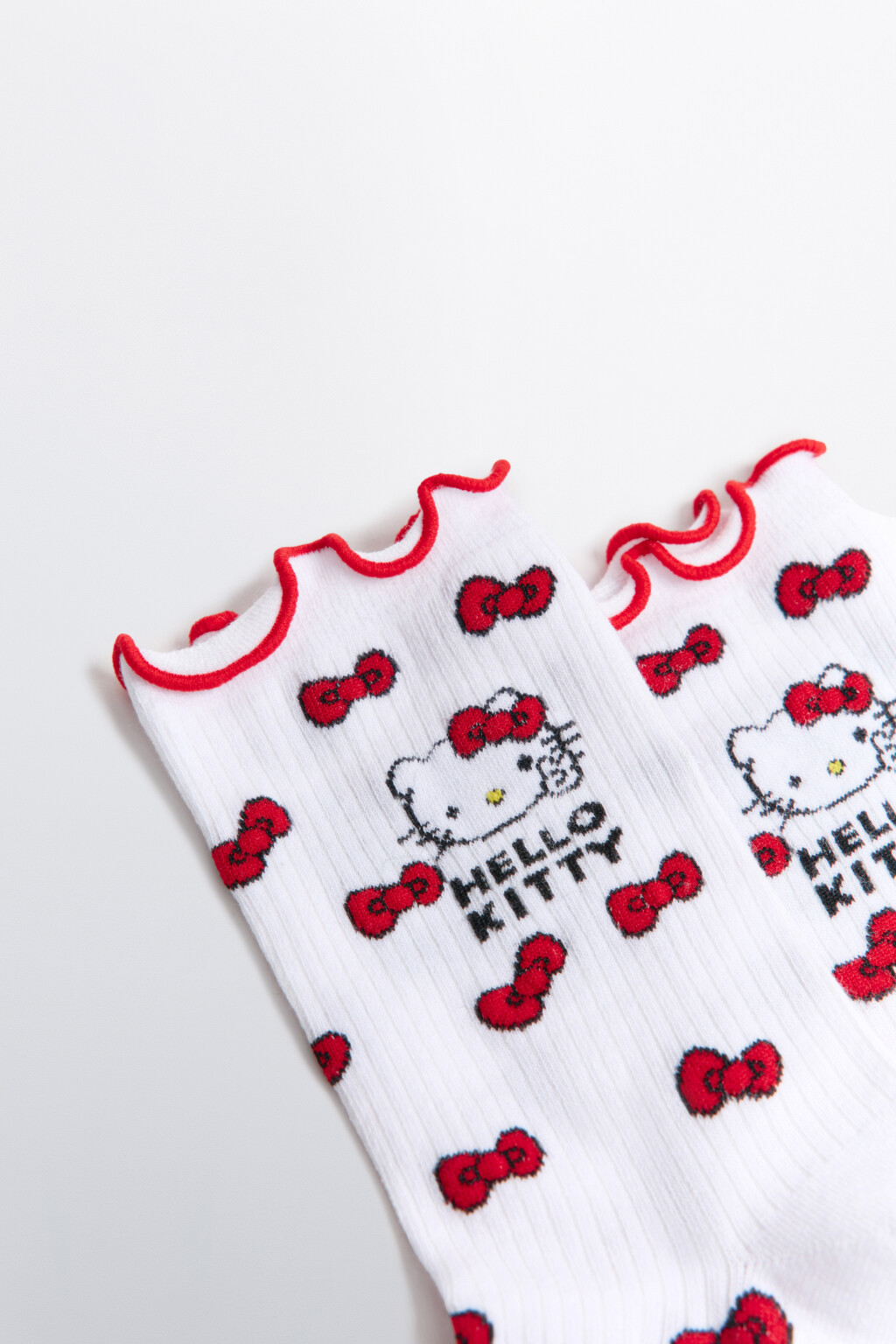 Носки высокие в рубчик с оборками и принтом - цвет красный - 2