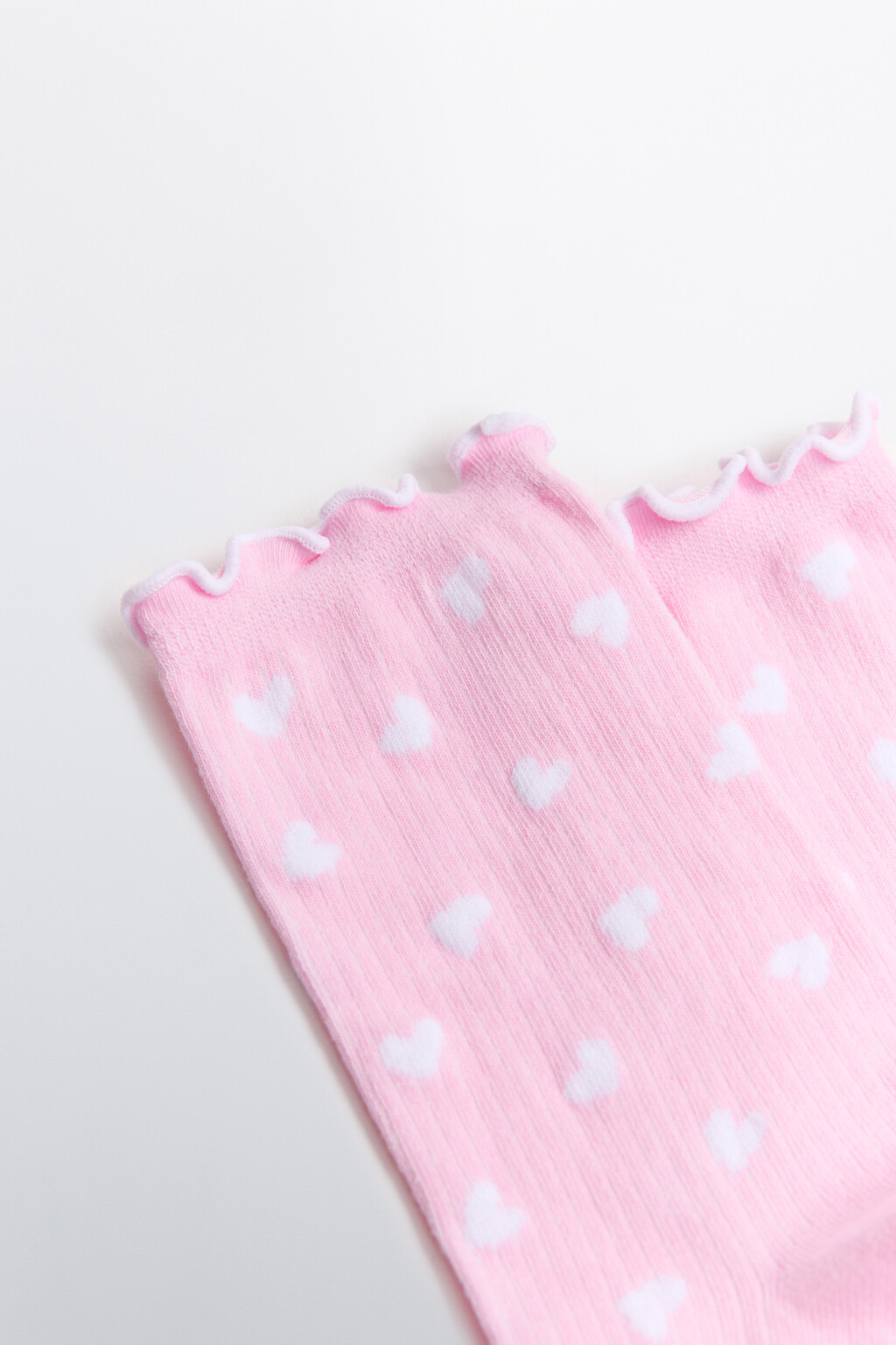 Носки высокие в рубчик с оборками и принтом - цвет розовый - 2