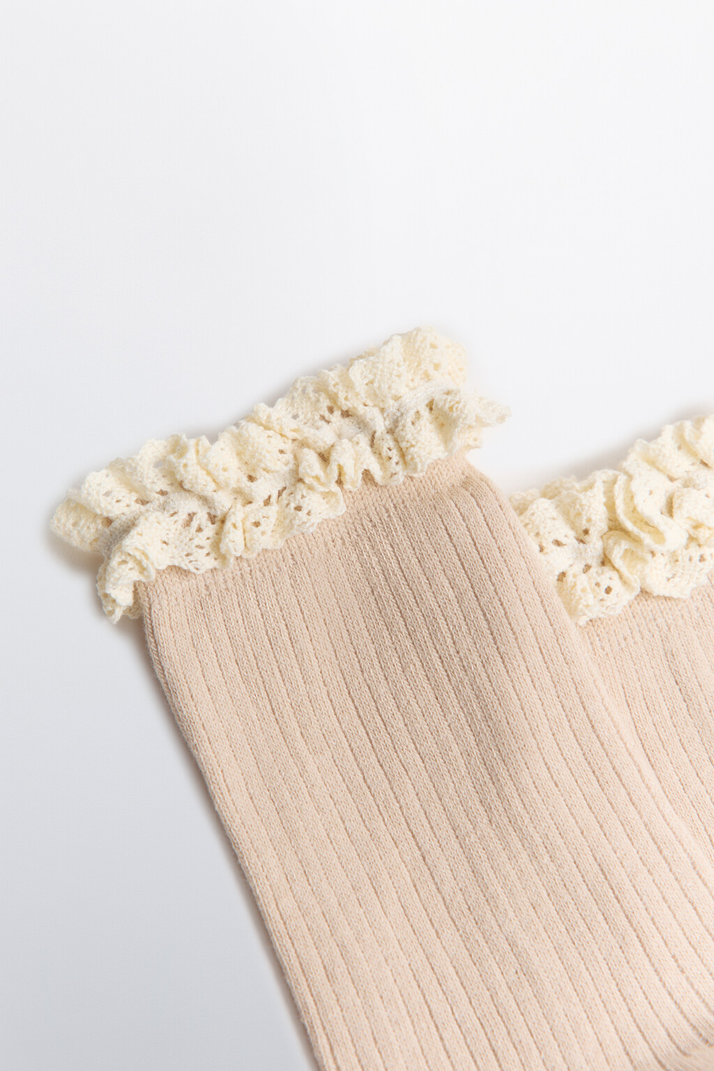Носки высокие в рубчик с кружевом - цвет бежевый - 2