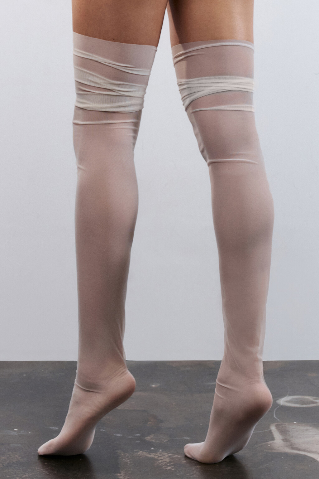 Чулки сетчатые с декоративными швами и ярлычком - цвет ванильный - 2