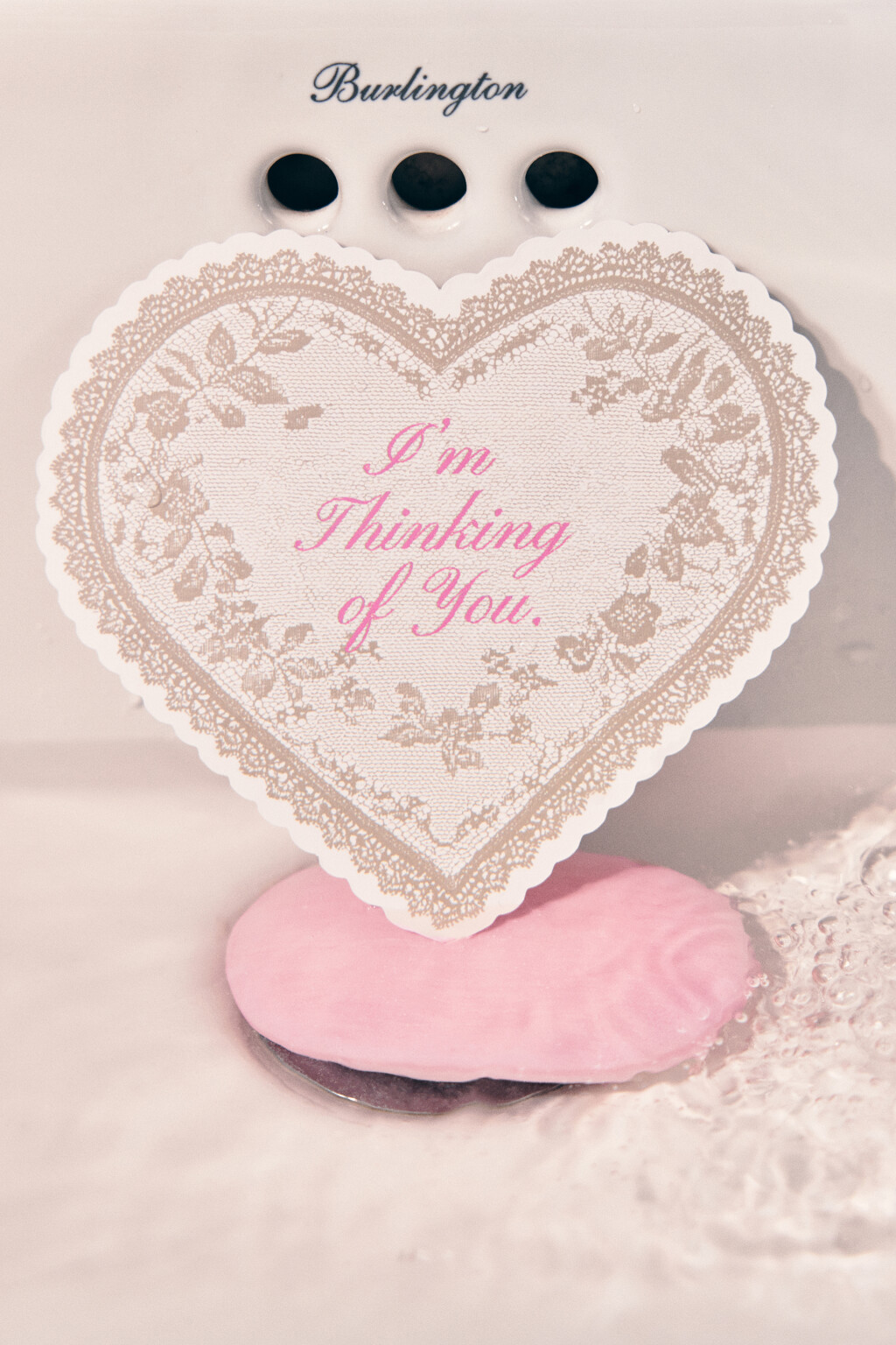 Открытка в виде сердечка с надписью - цвет мультиколор - 1