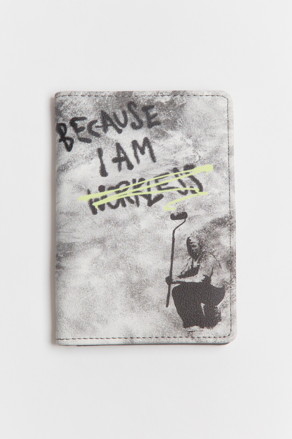 Обложка на паспорт с кожаной фактурой и принтом - цвет мультиколор - 1