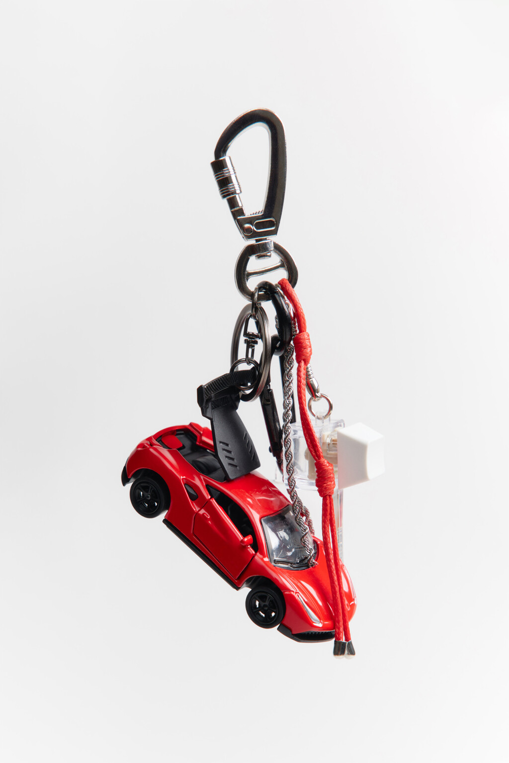 Брелок-обвес с машиной и подвесками - цвет мультиколор - 1