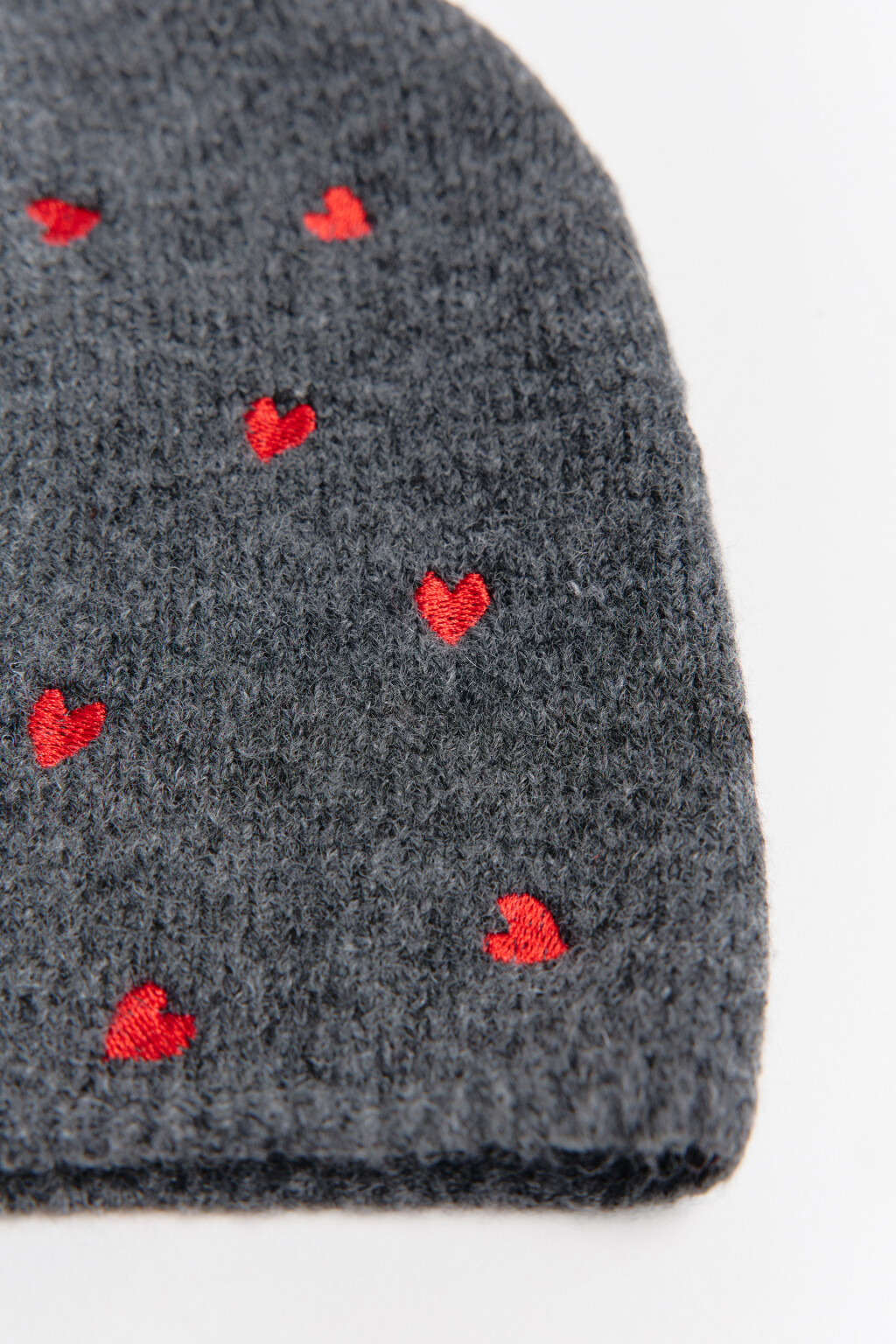 Шапка-бини вязаная с вышивкой - цвет серый - 2