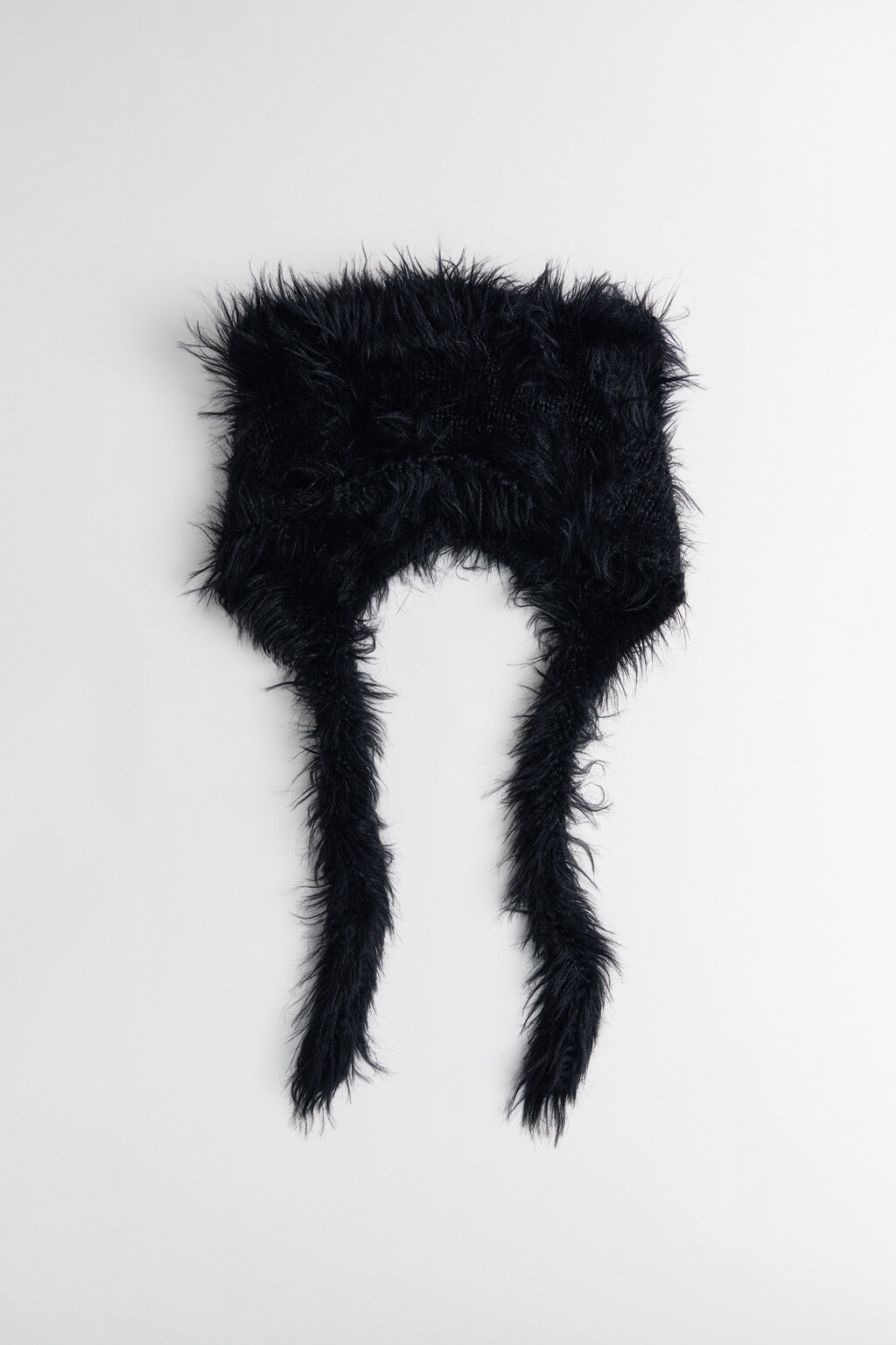 Шапка пушистая с ушками на завязках - цвет черный - 1