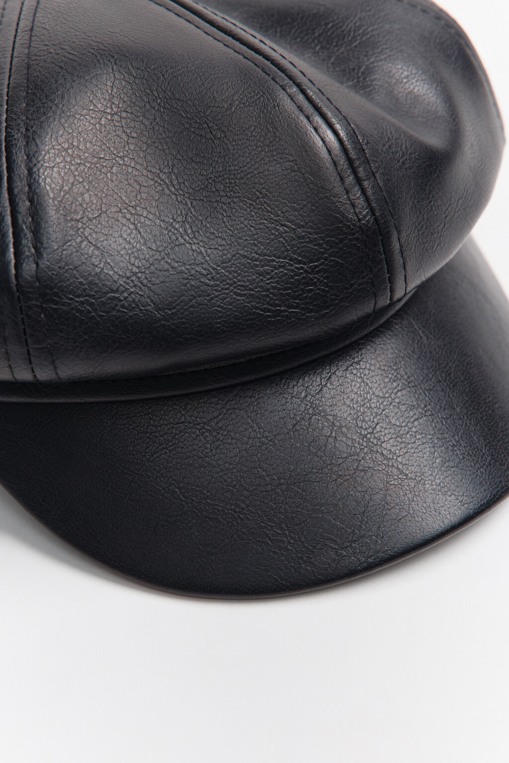 Кепи с кожаной фактурой - цвет черный - 3