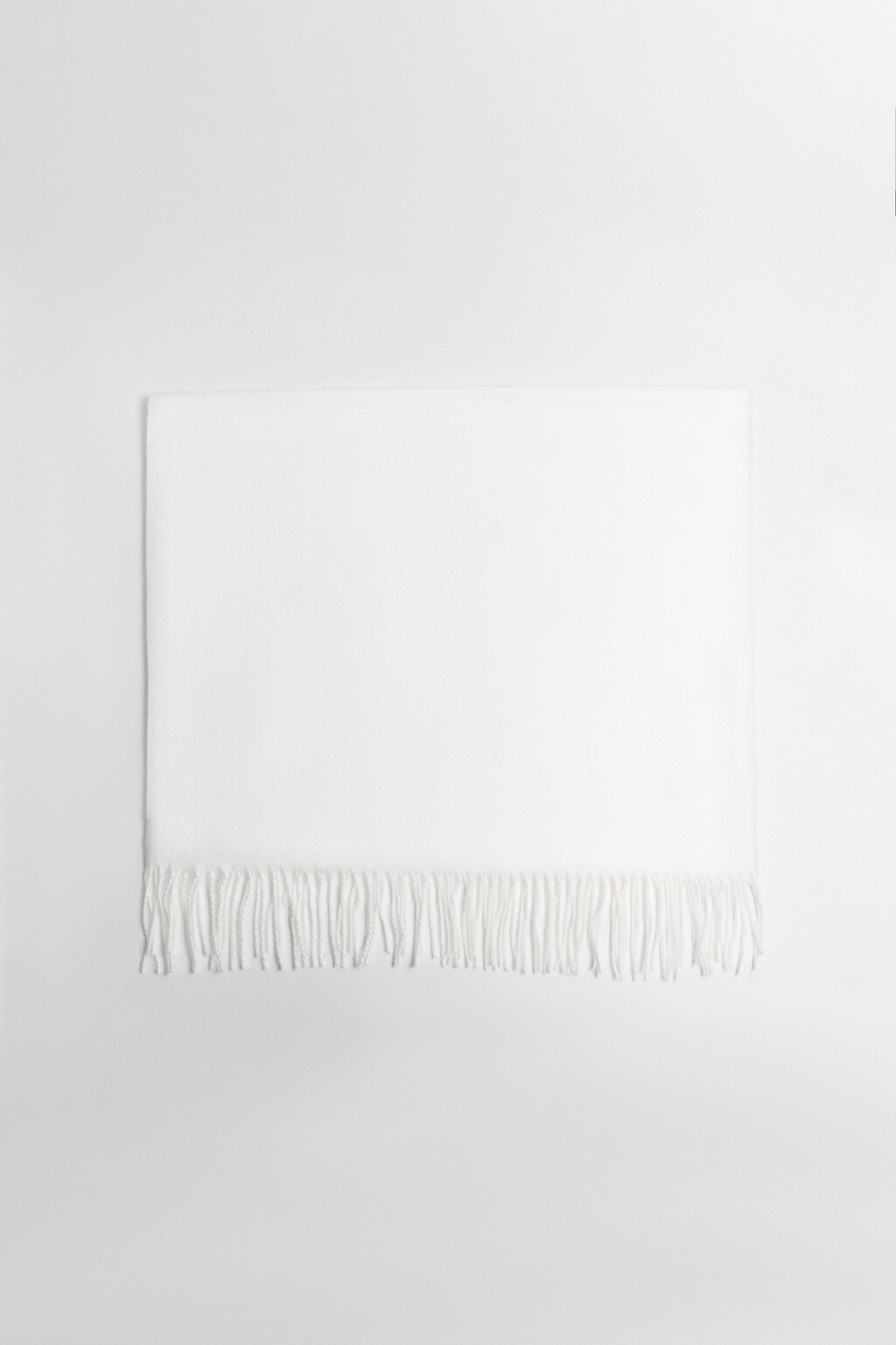 Шарф тонкий с бахромой - цвет белый - 1