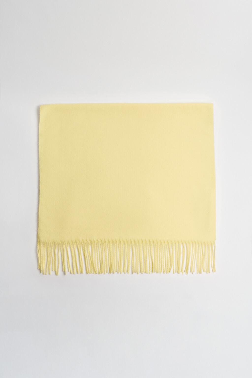 Шарф тонкий с бахромой - цвет желтый - 1