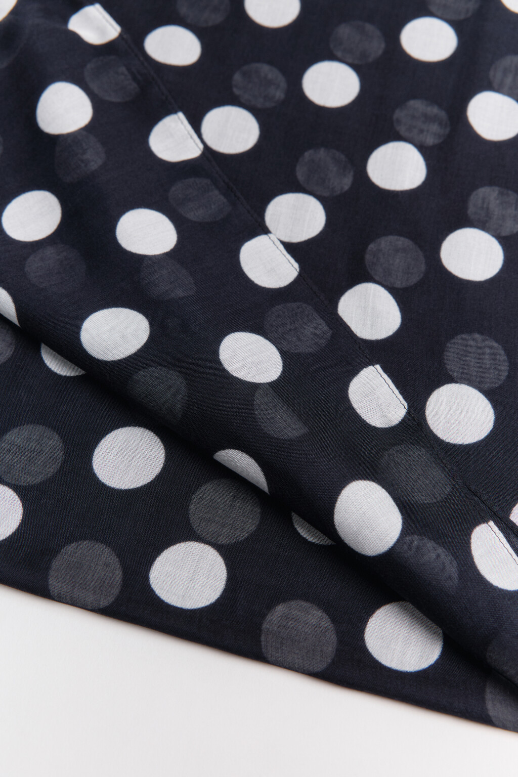 Шарф-палантин из модала с принтом - цвет черный - 4