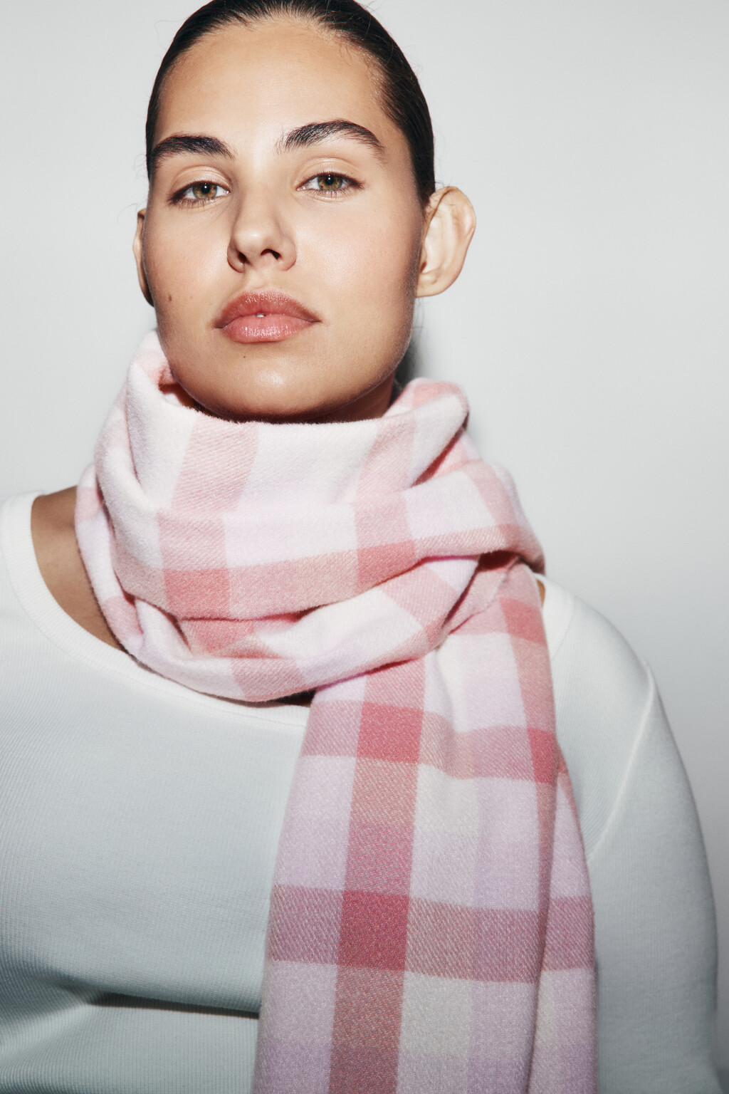 Шарф-палантин тонкий в клетку с бахромой - цвет розовый - 1