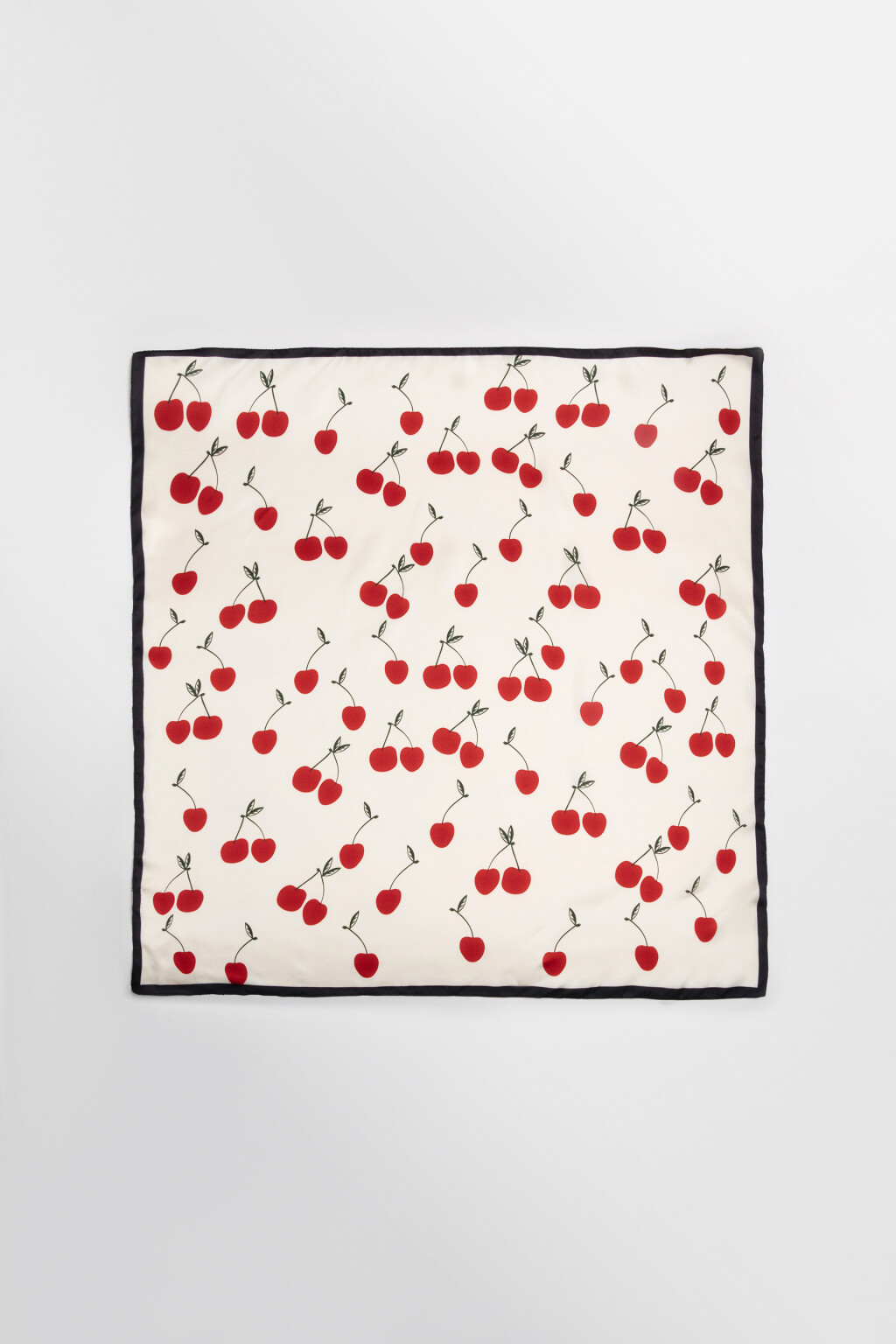 Платок атласный с принтом - цвет бордовый - 2