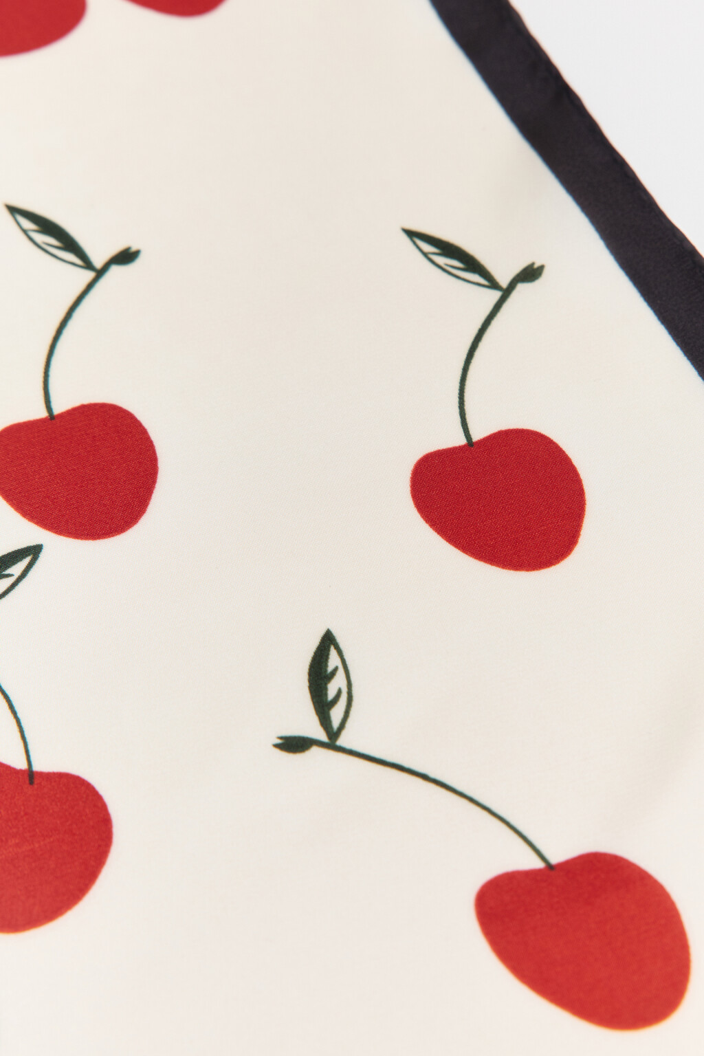 Платок атласный с принтом - цвет бордовый - 3