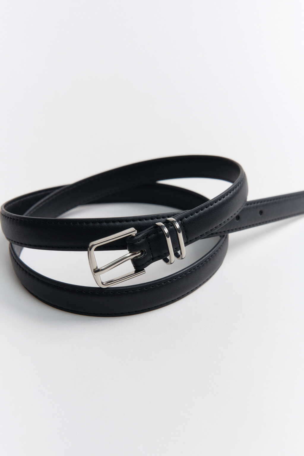 Ремень узкий с квадратной пряжкой - цвет черный - 3