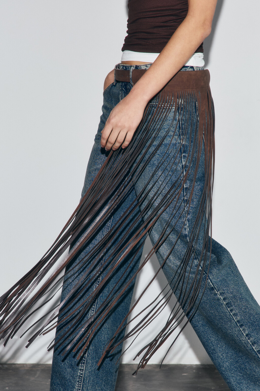 Пояс из искусственной кожи с бахромой - цвет коричневый - 2