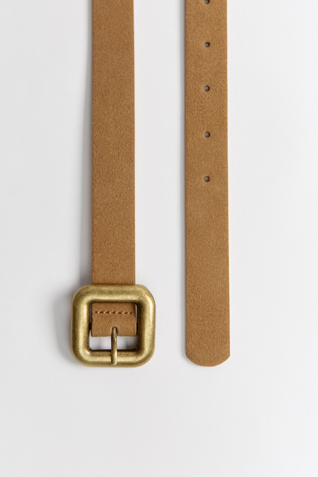 Ремень узкий с замшевой фактурой  - цвет коричневый - 2