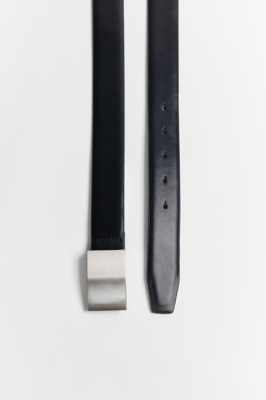 Ремень с пряжкой-зажимом и кожаной фактурой - цвет черный - 2