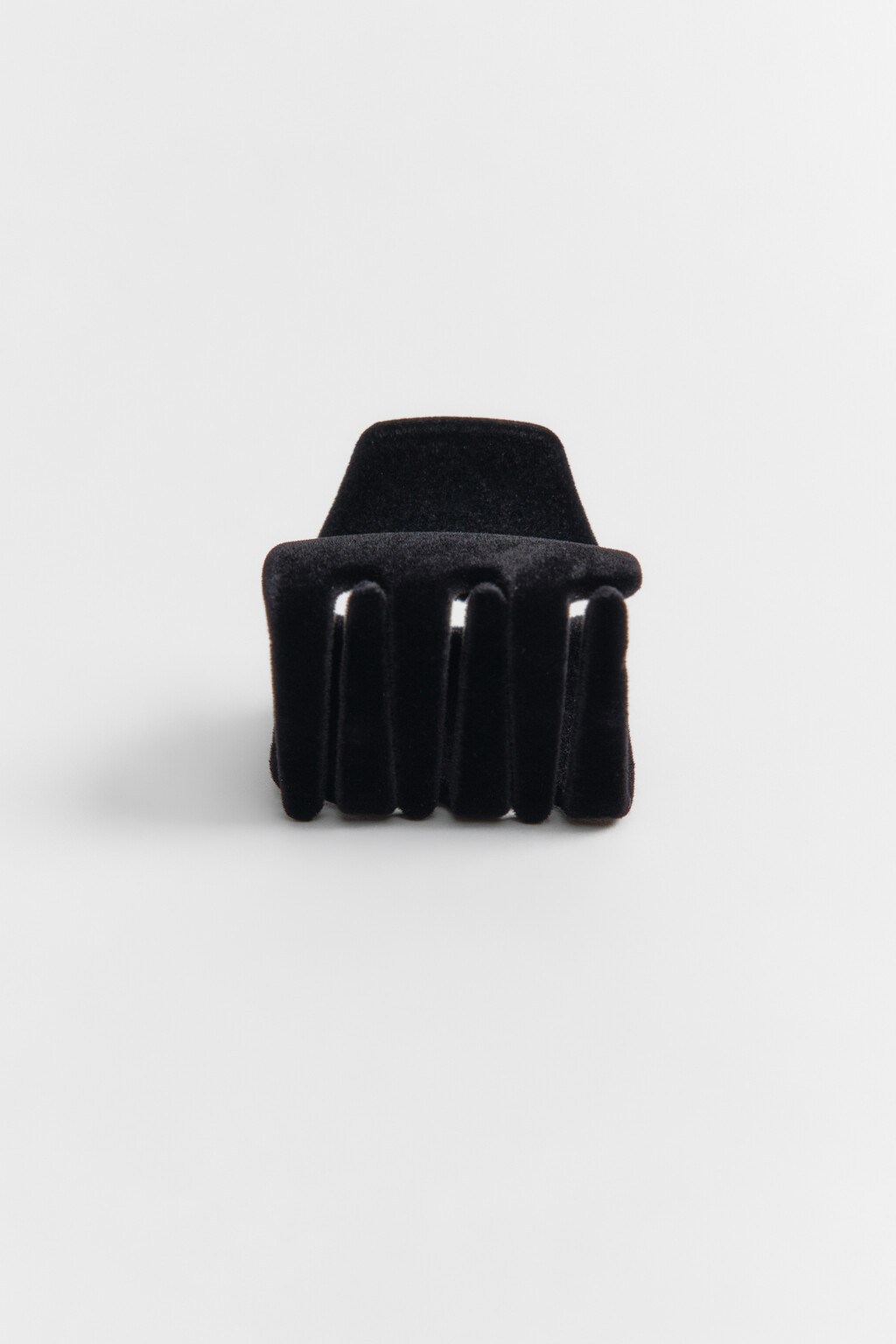 Заколка-краб для волос вельветовая - цвет черный - 1