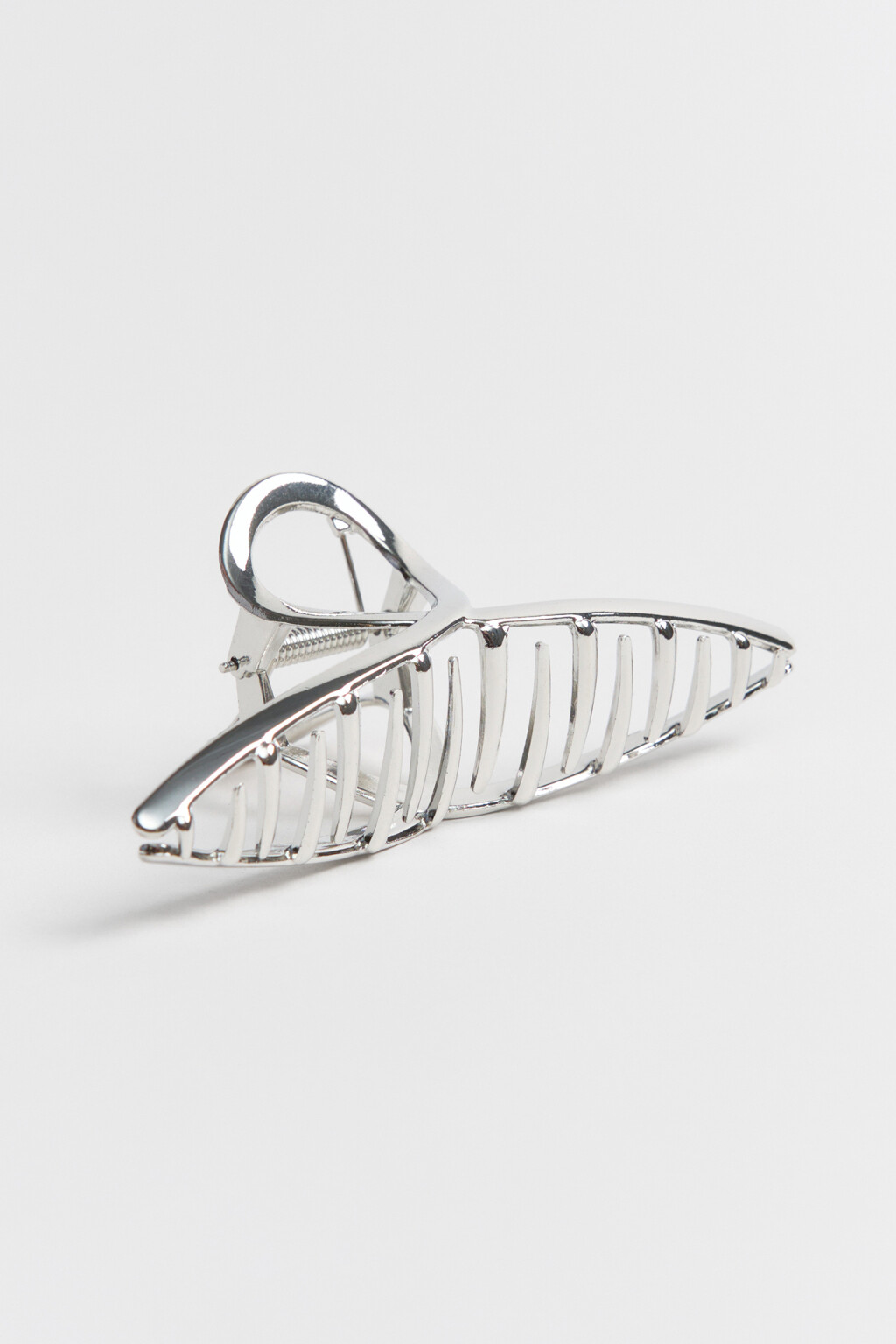 Заколка-краб серебристая - цвет серый - 2