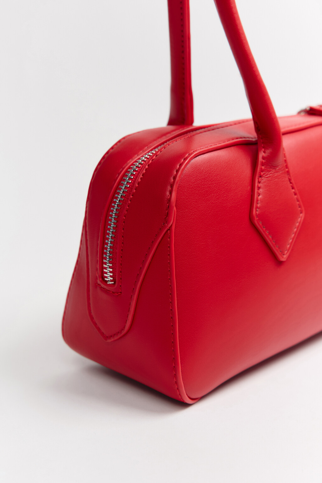 Сумка-багет с заклепками - цвет красный - 9