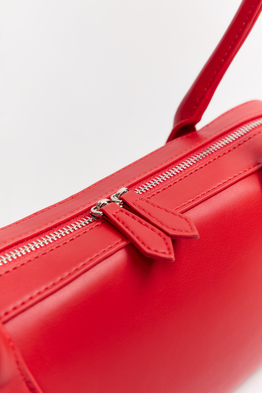 Сумка-багет с заклепками - цвет красный - 10