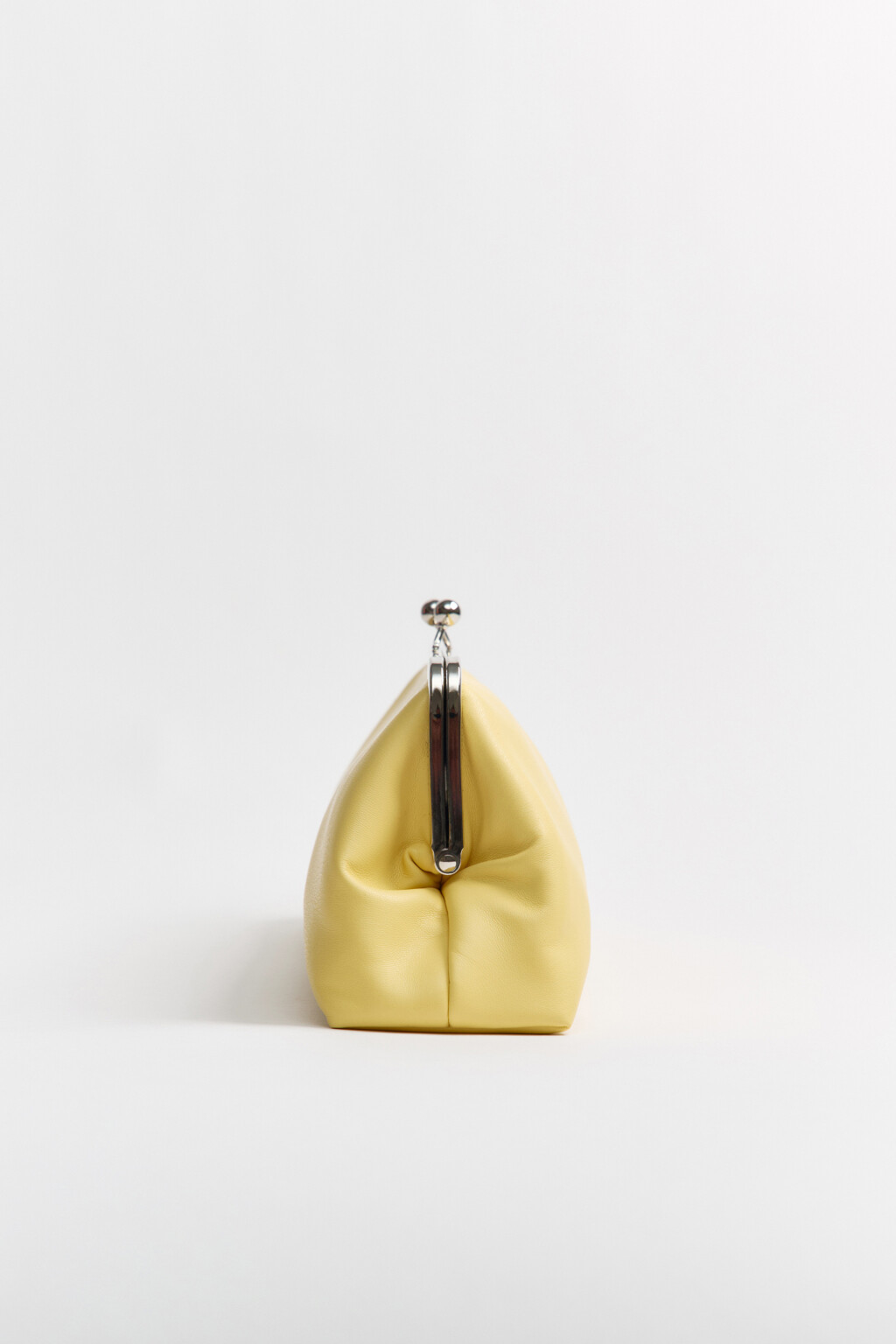 Сумка-клатч с кожаной фактурой - цвет желтый - 6