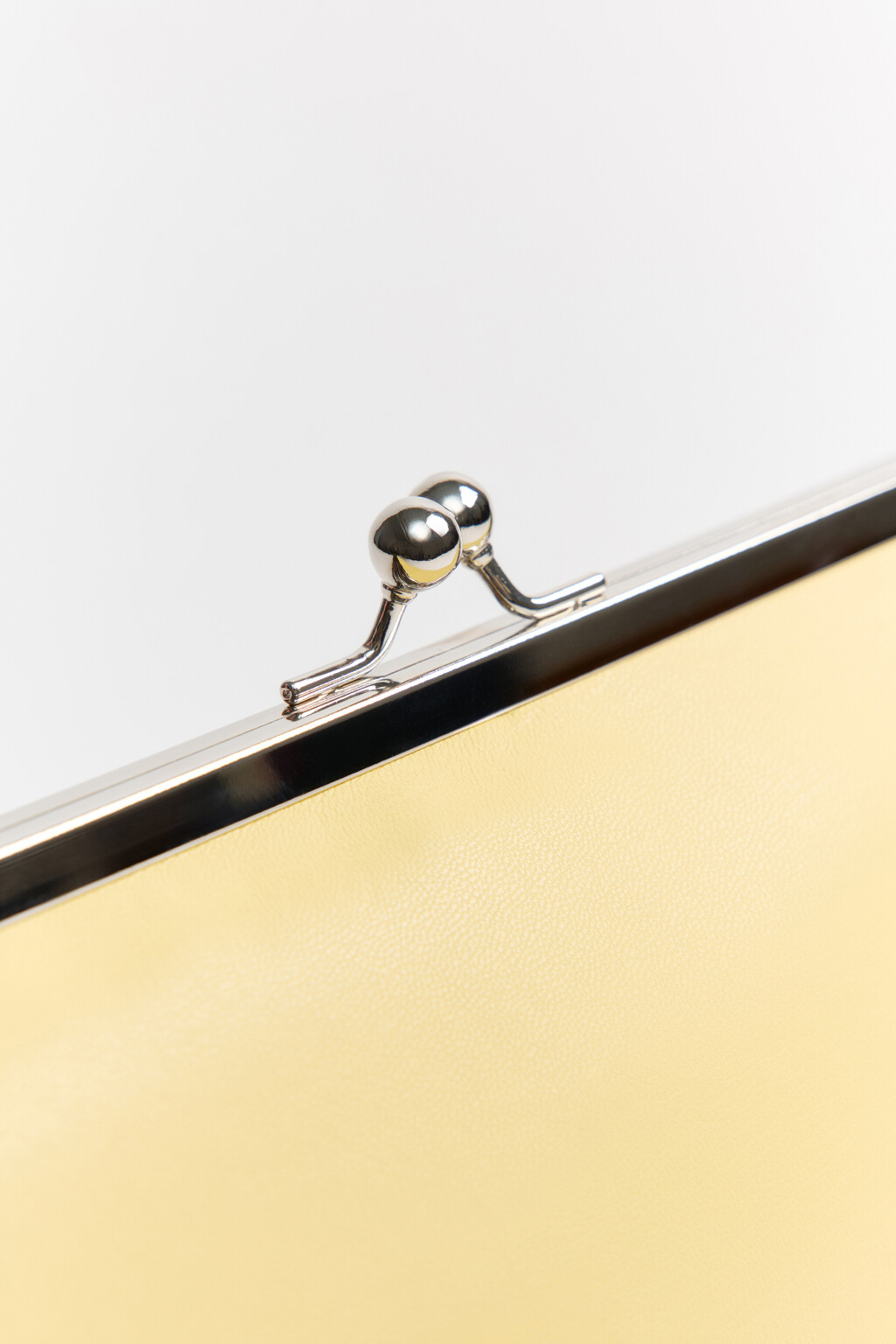 Сумка-клатч с кожаной фактурой - цвет желтый - 7