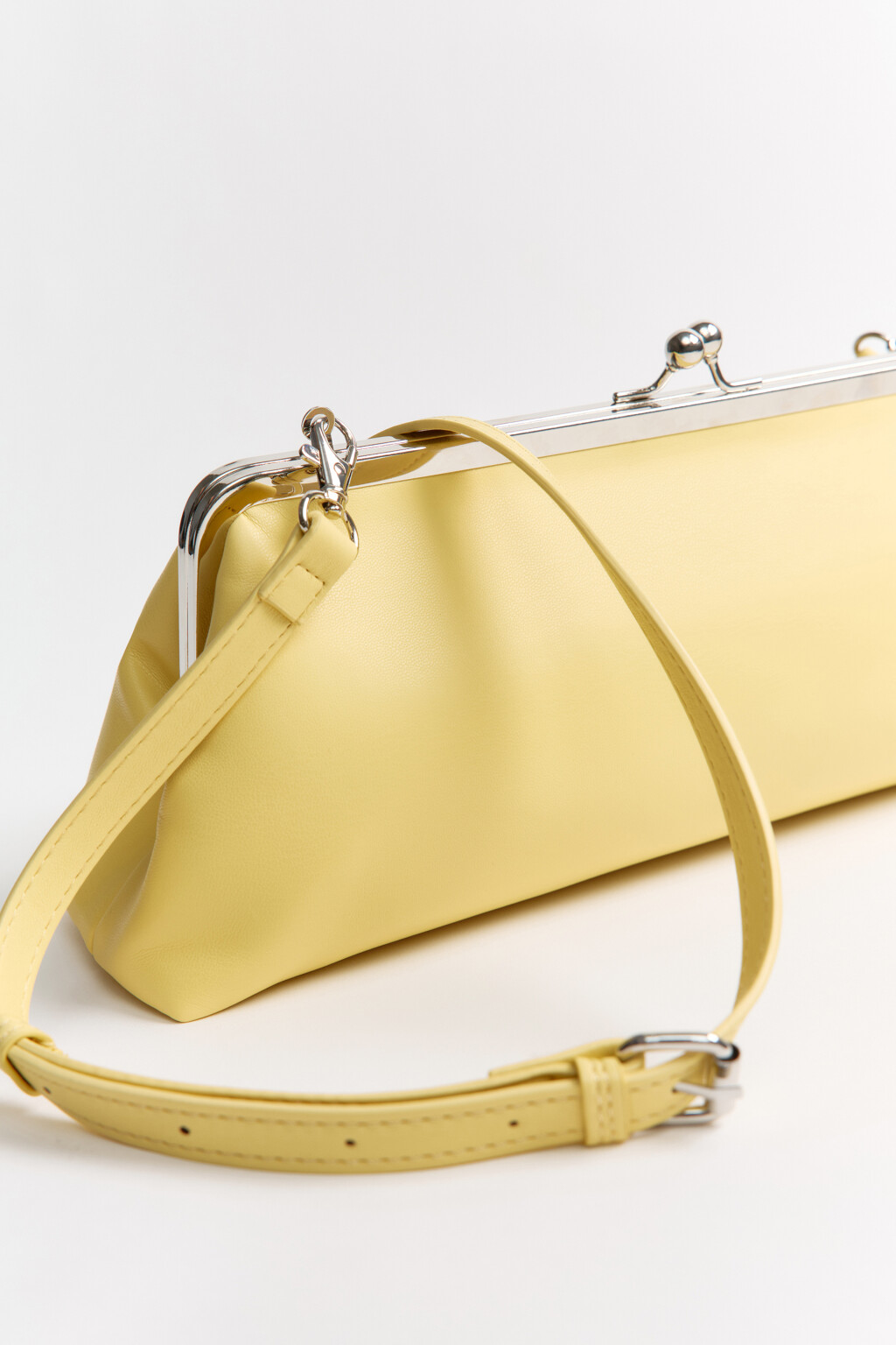 Сумка-клатч с кожаной фактурой - цвет желтый - 8