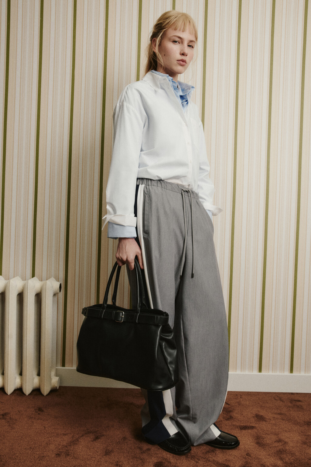 Сумка-тоут с короткой ручкой и ремнем - цвет черный - 13