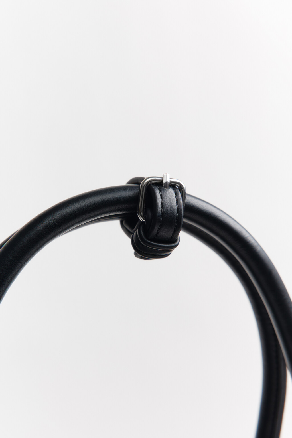 Сумка-тоут с короткой ручкой и ремнем - цвет черный - 9