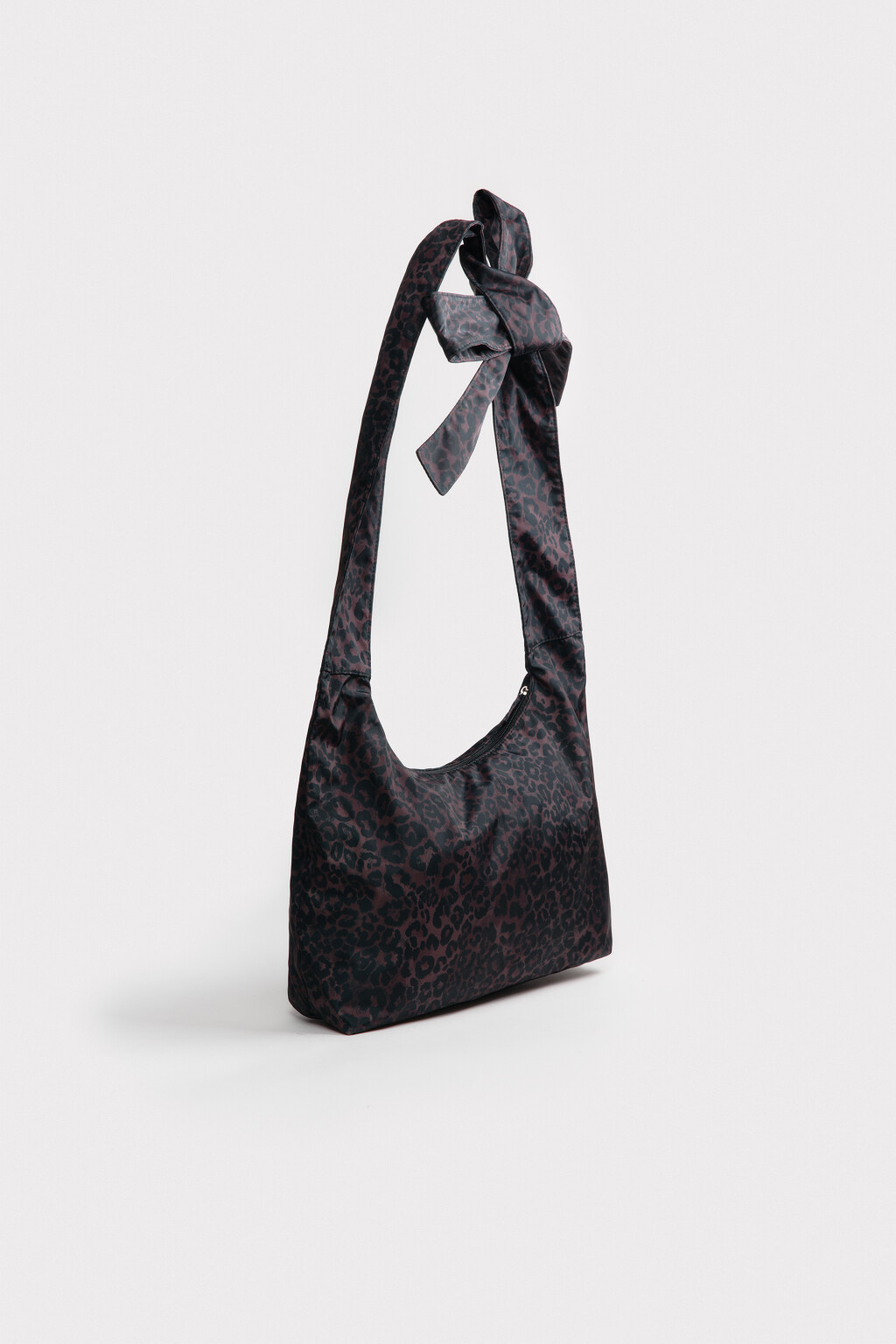 Сумка-кроссбоди на завязках с леопардовым принтом - цвет черный - 4
