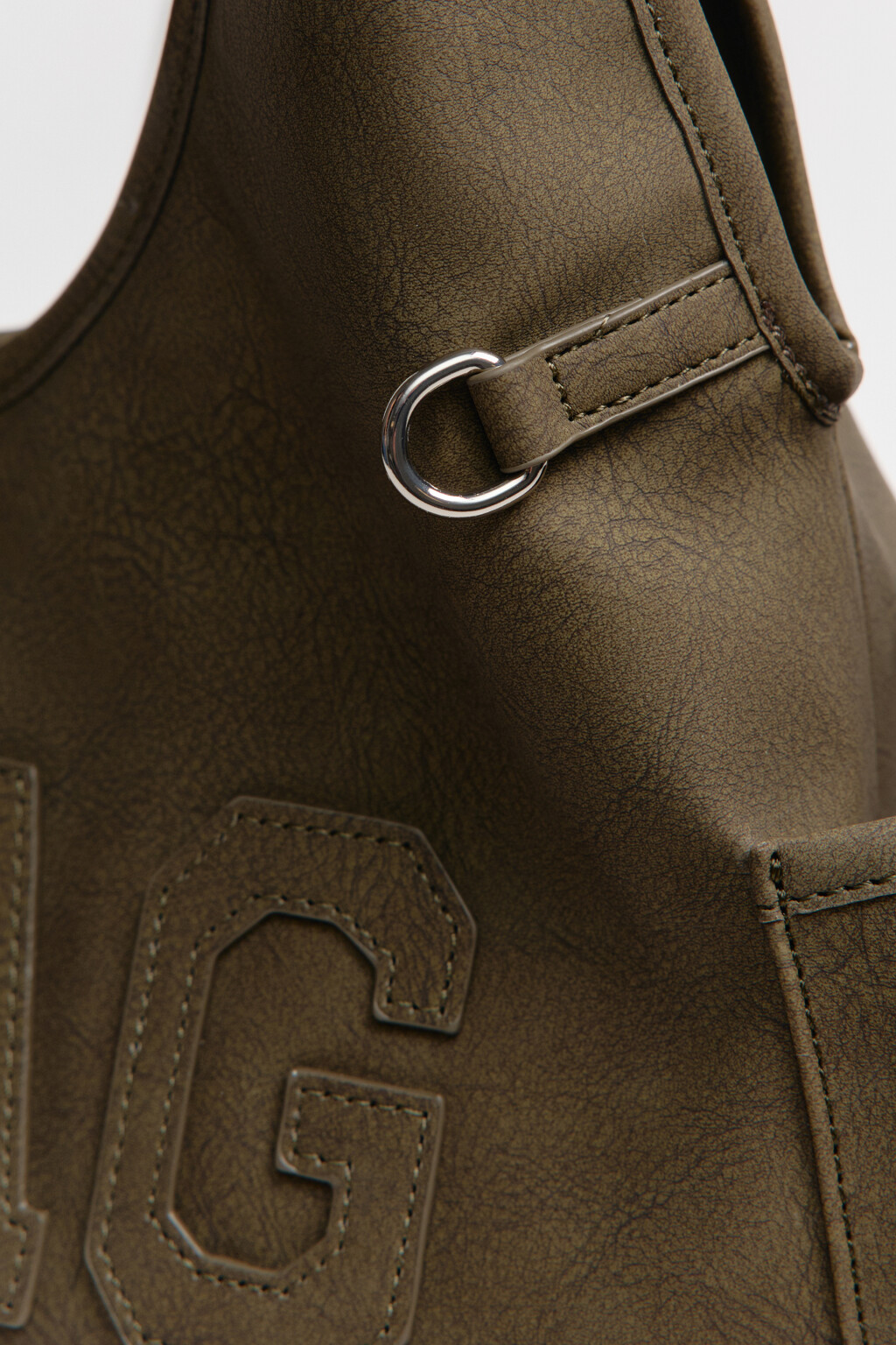 Сумка-тоут с кожаной фактурой и вышивкой - цвет зеленый - 6