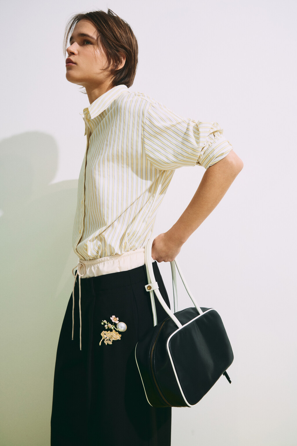 Сумка-багет с контрастными ручками - цвет черный - 2