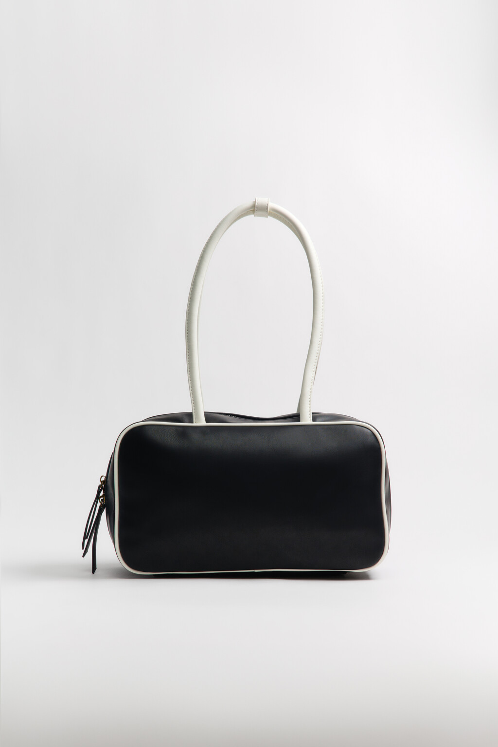 Сумка-багет с контрастными ручками - цвет черный - 4