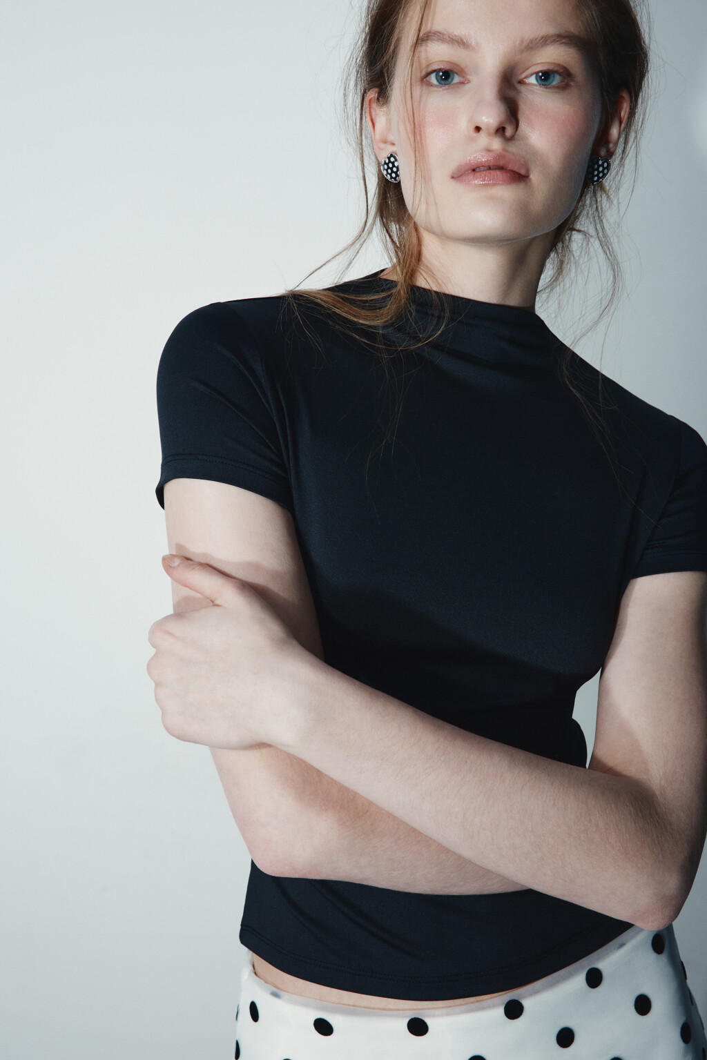 Серьги в виде сердечек в горошек - цвет серый - 1