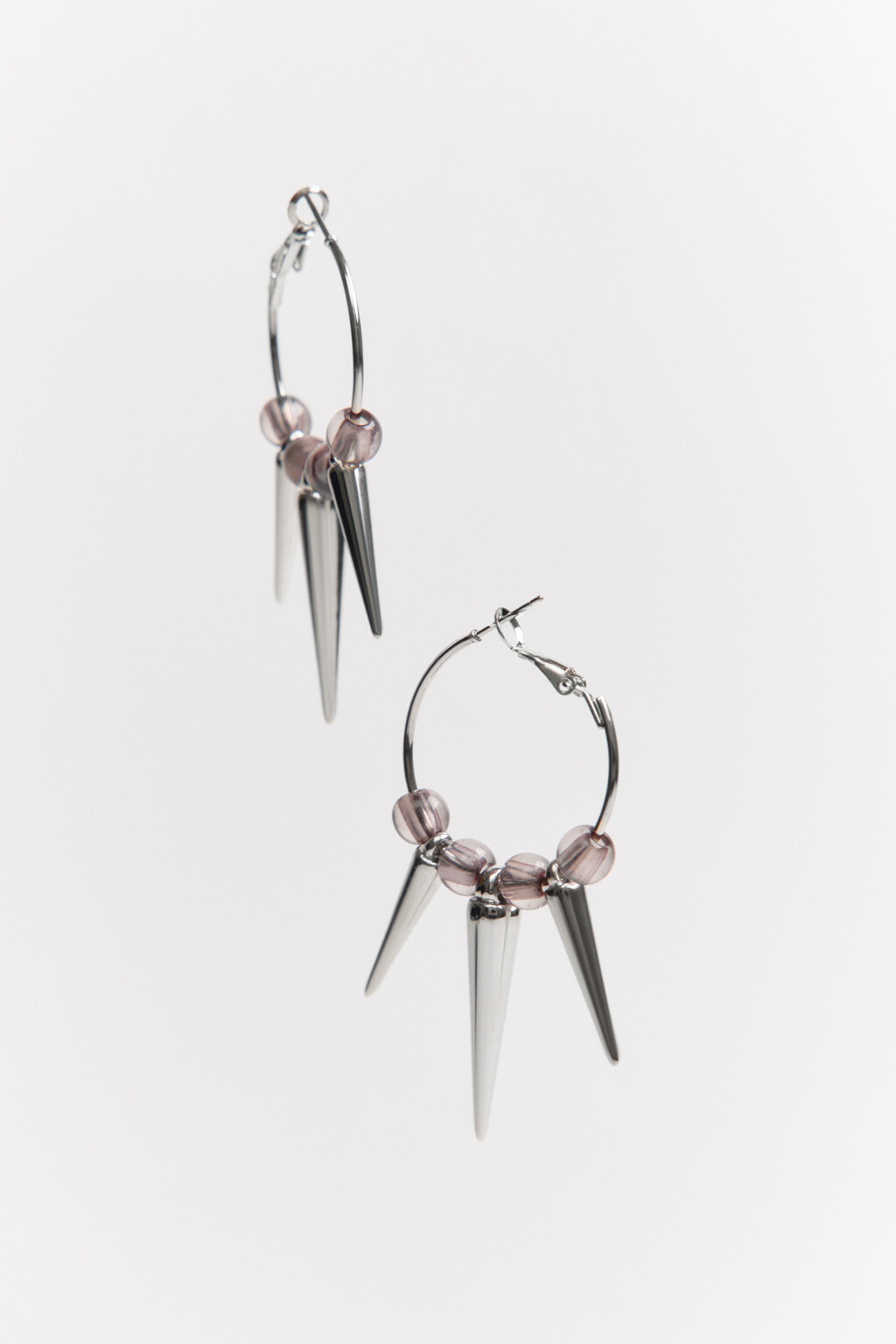 Серьги с шипами и бусинами - цвет серый - 1