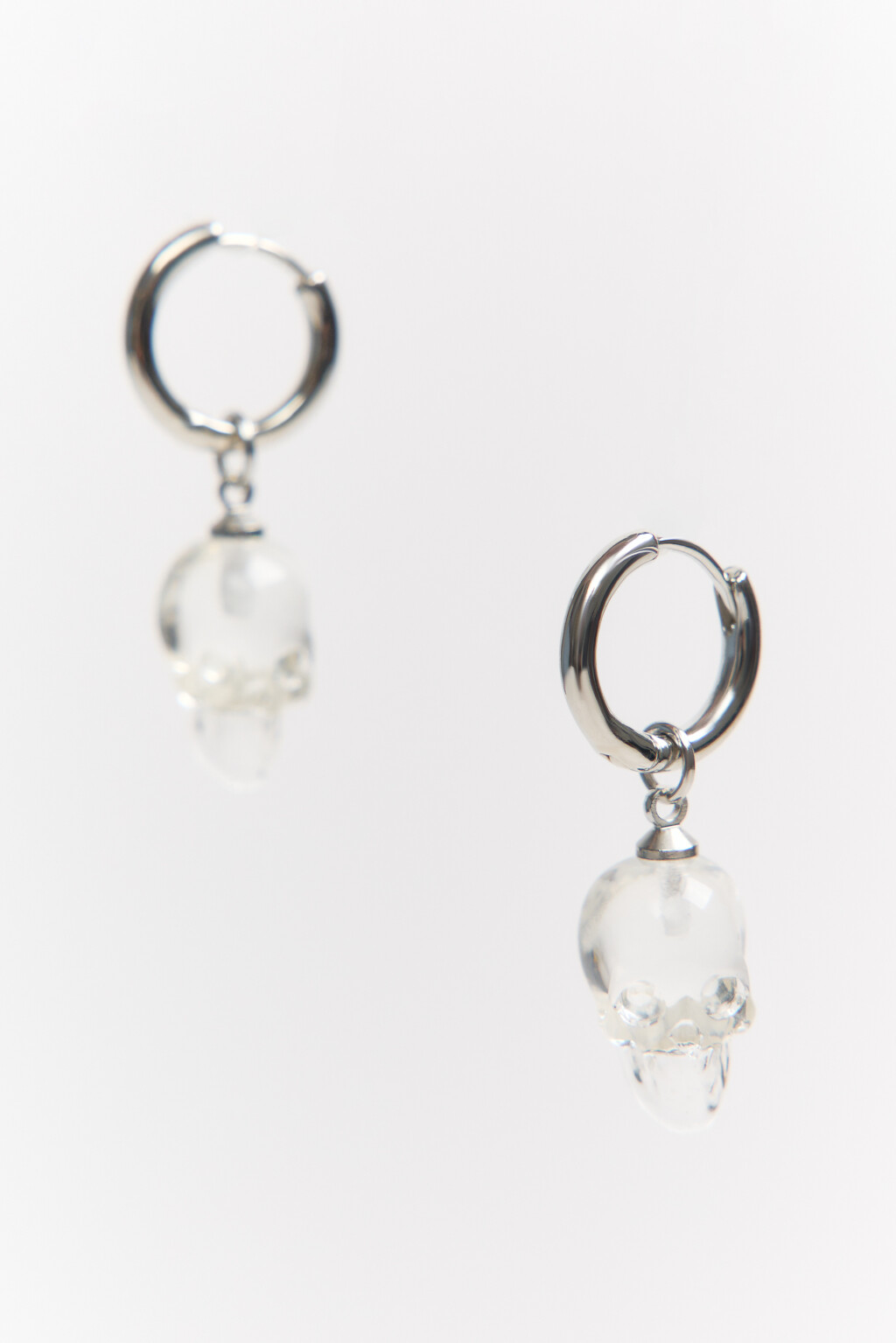 Серьги-конго с подвесками-черепами - цвет серый - 2