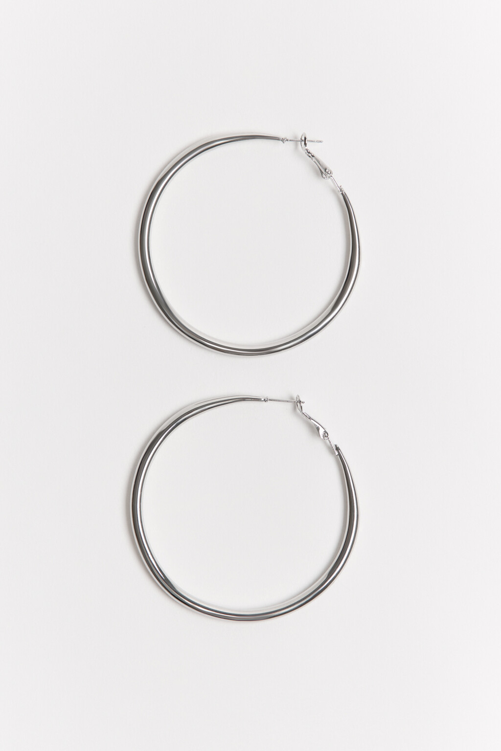 Серьги-кольца серебристые - цвет серый - 4