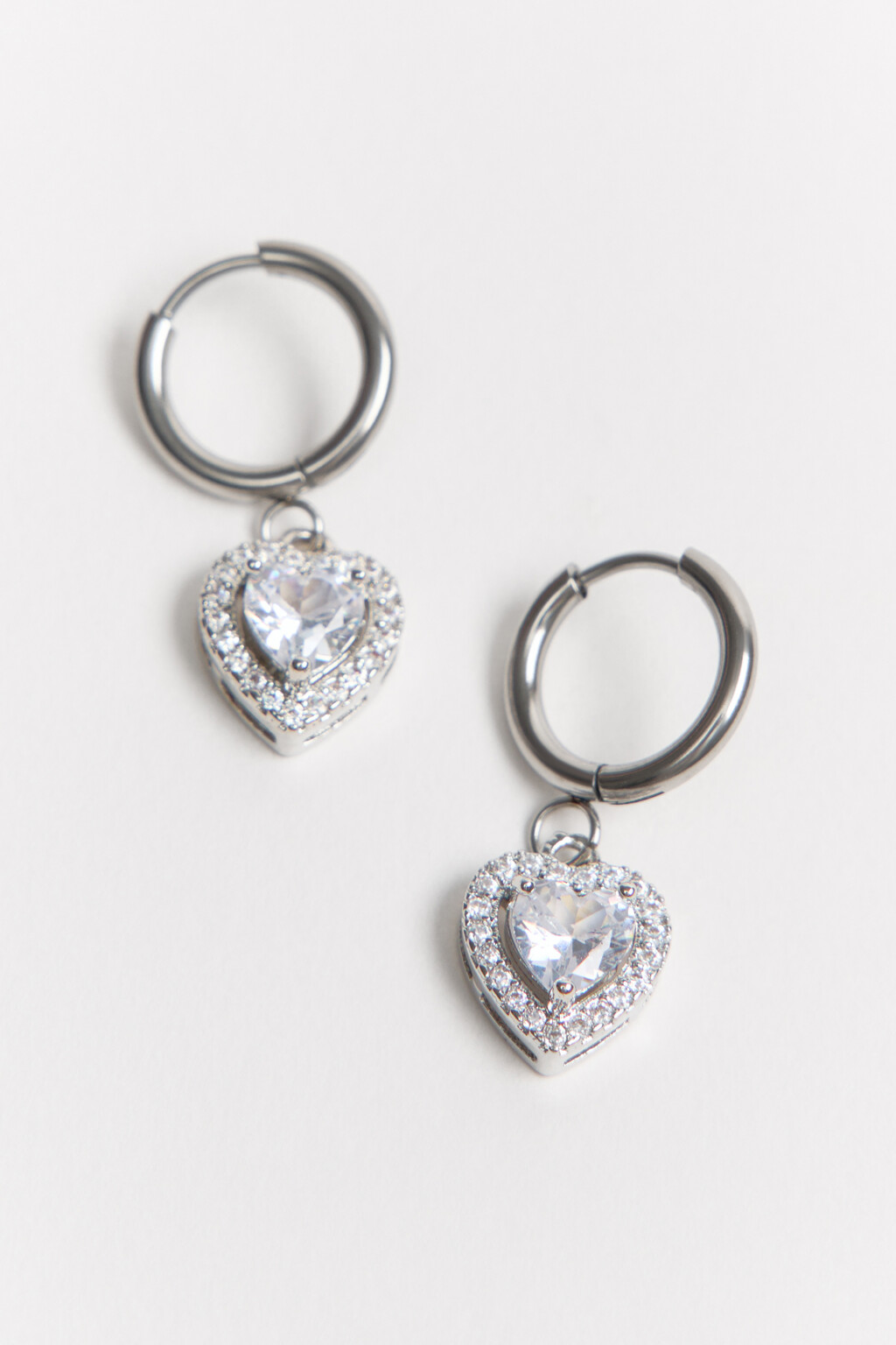 Серьги-кольца с сердечками и стразами - цвет серый - 1