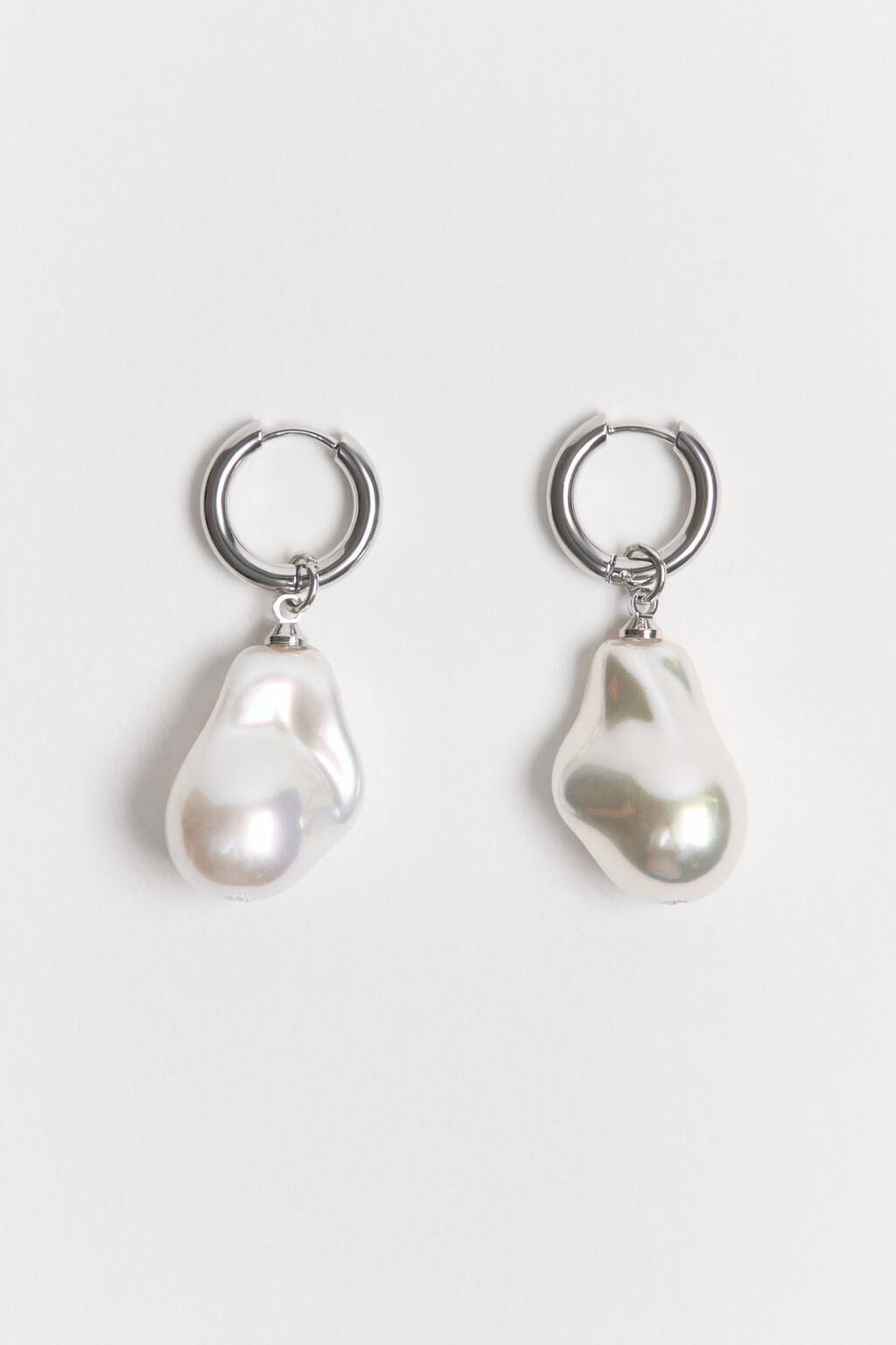 Серьги-кольца с абстрактными подвесками - цвет серый - 2