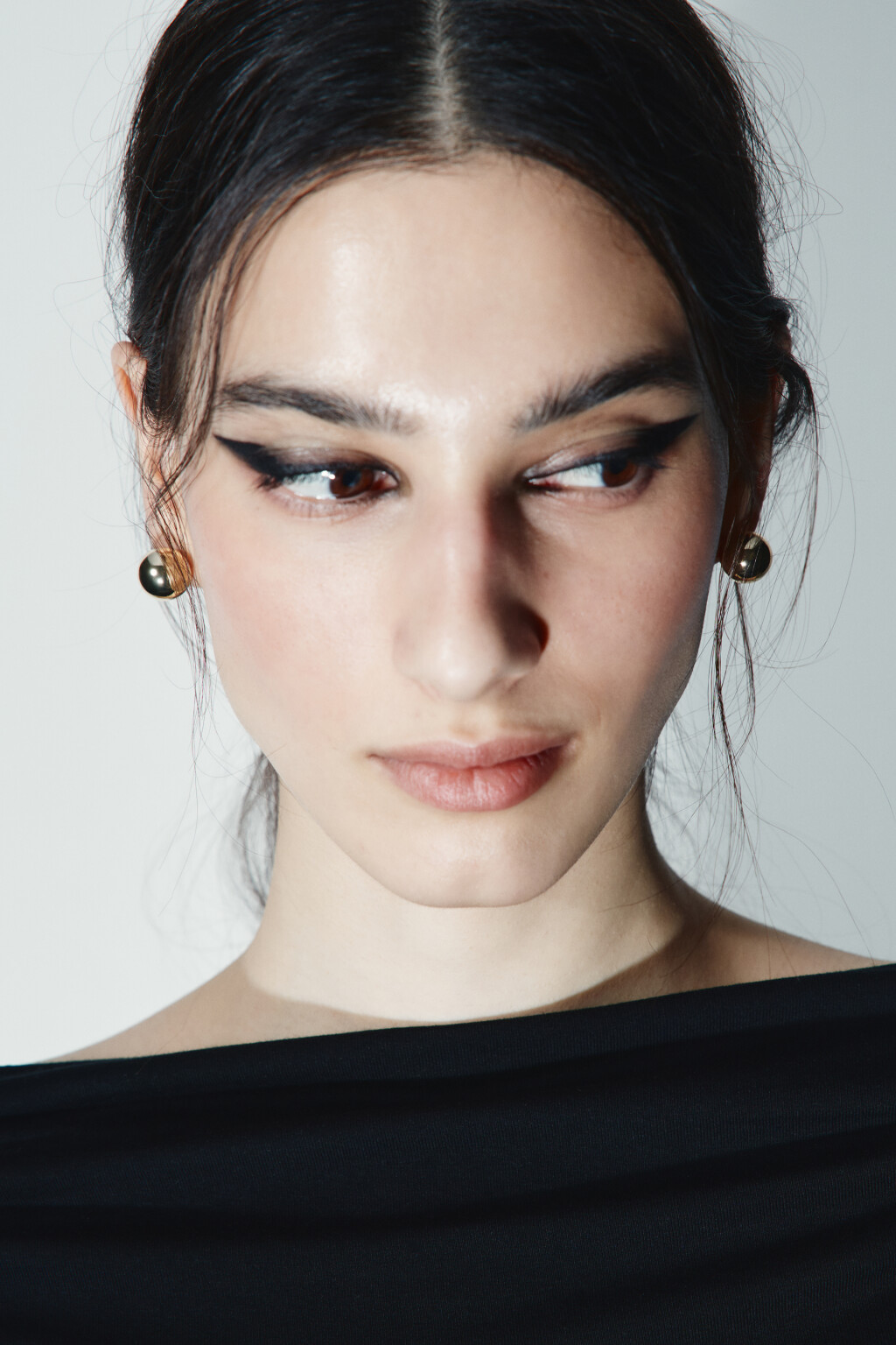 Серьги-гвоздики в форме шара - цвет желтый - 1