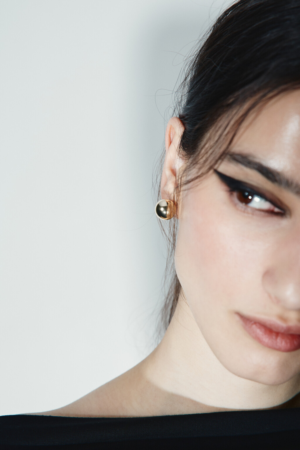 Серьги-гвоздики в форме шара - цвет желтый - 2