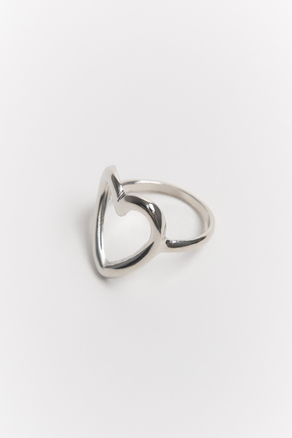 Кольцо в виде сердечка - цвет серый - 1