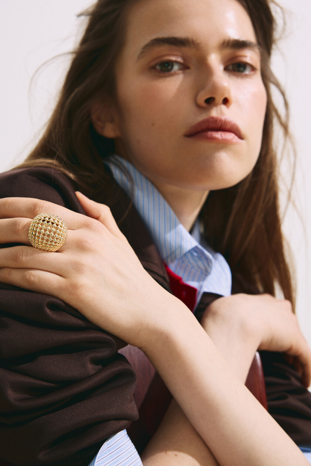 Кольцо золотистое с заклепками - цвет желтый - 2