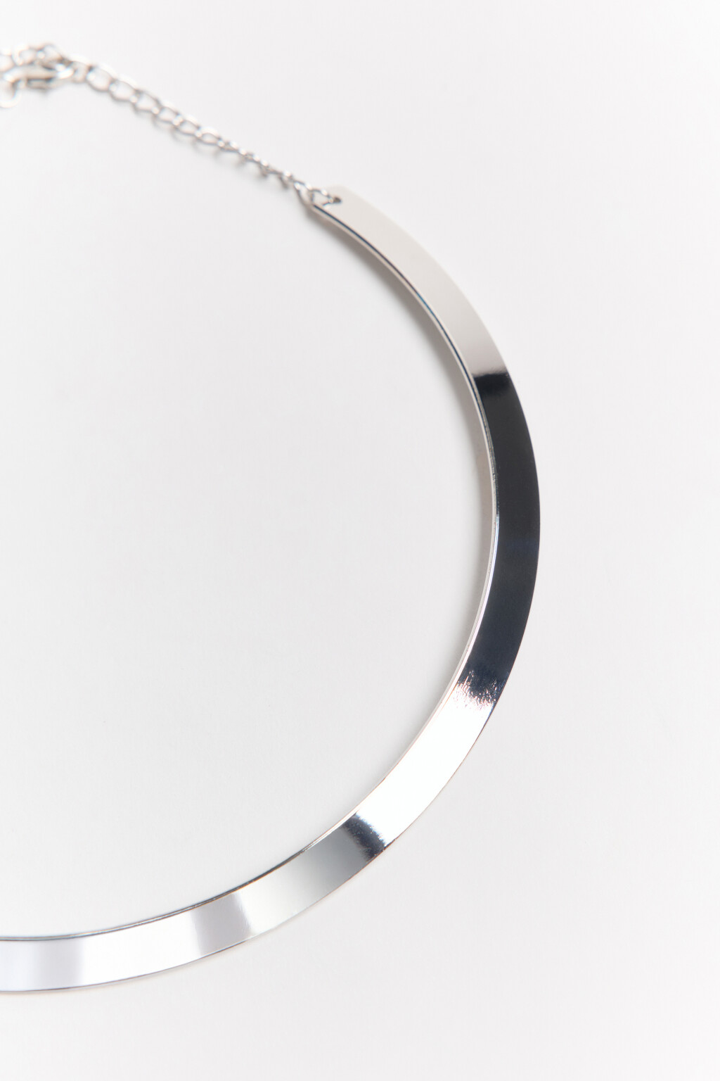 Колье в виде кольца серебристое - цвет серый - 2